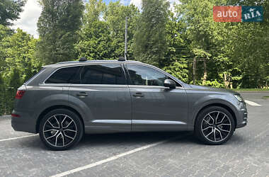 Внедорожник / Кроссовер Audi Q7 2016 в 