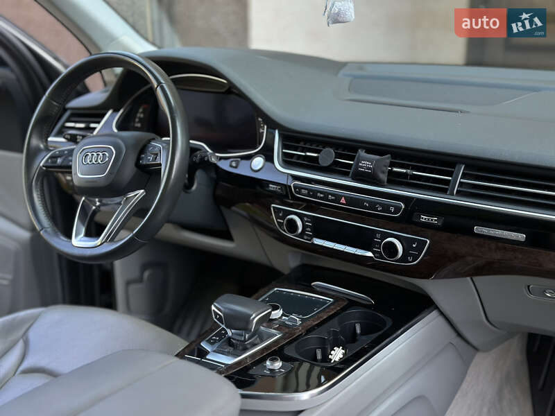Внедорожник / Кроссовер Audi Q7 2016 в Хмельницком