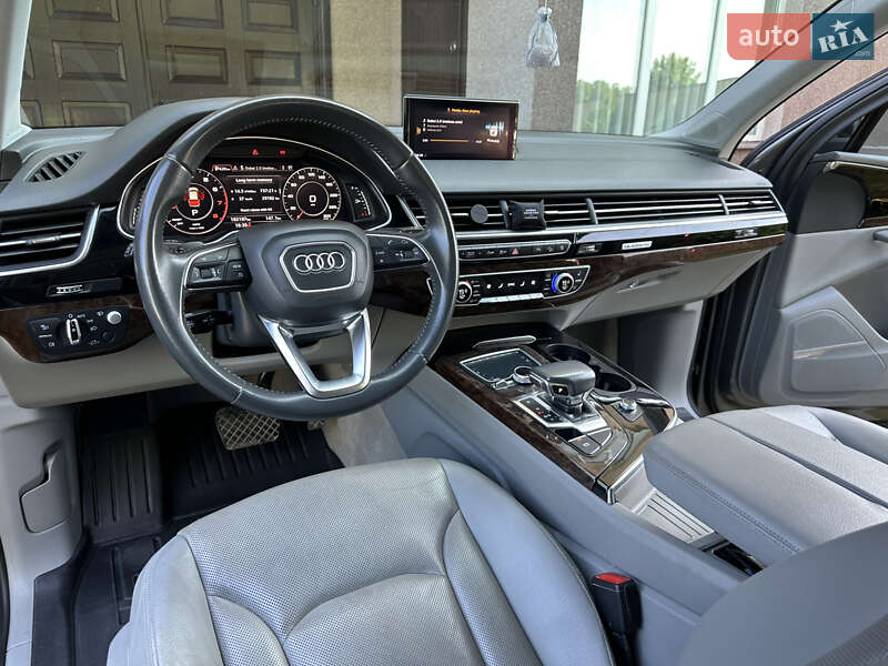 Внедорожник / Кроссовер Audi Q7 2016 в Хмельницком