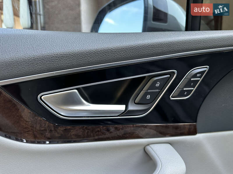 Внедорожник / Кроссовер Audi Q7 2016 в Хмельницком