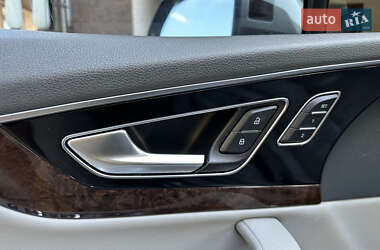 Внедорожник / Кроссовер Audi Q7 2016 в 