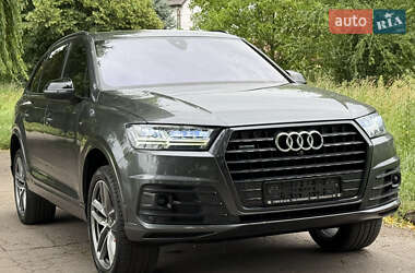 Позашляховик / Кросовер Audi Q7 2017 в 