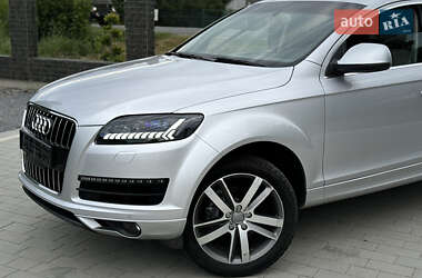 Внедорожник / Кроссовер Audi Q7 2015 в 