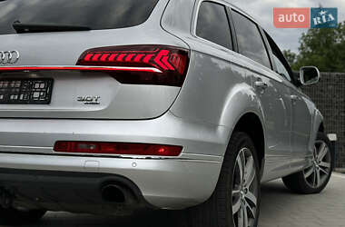 Внедорожник / Кроссовер Audi Q7 2015 в 