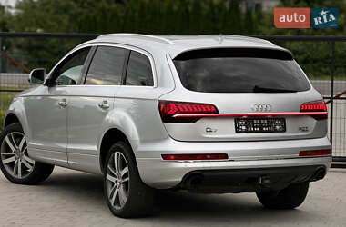 Внедорожник / Кроссовер Audi Q7 2015 в 