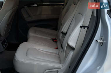 Внедорожник / Кроссовер Audi Q7 2015 в 