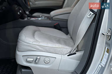 Внедорожник / Кроссовер Audi Q7 2015 в 