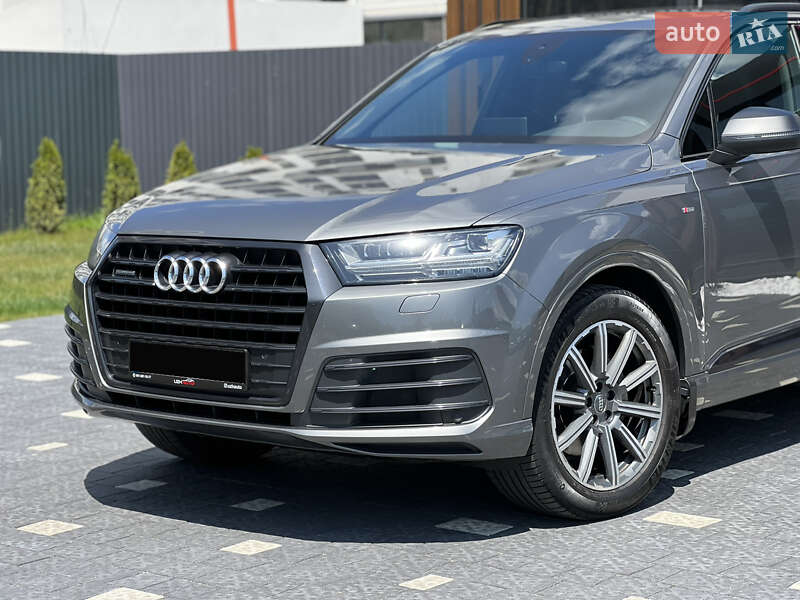 Внедорожник / Кроссовер Audi Q7 2017 в Ужгороде