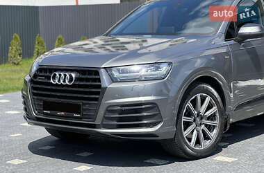 Внедорожник / Кроссовер Audi Q7 2017 в 