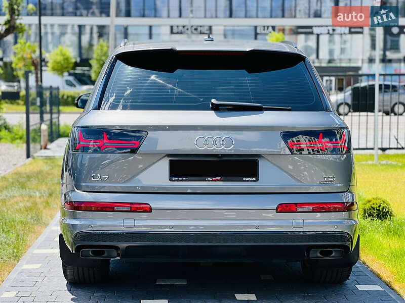 Внедорожник / Кроссовер Audi Q7 2017 в Ужгороде