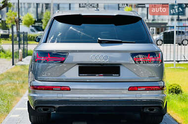 Внедорожник / Кроссовер Audi Q7 2017 в 