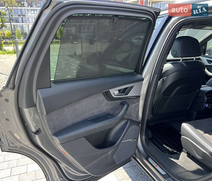 Внедорожник / Кроссовер Audi Q7 2017 в Ужгороде