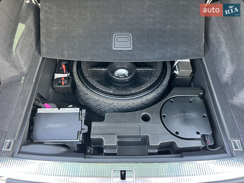 Внедорожник / Кроссовер Audi Q7 2017 в Ужгороде