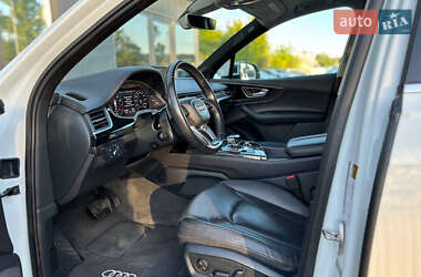 Внедорожник / Кроссовер Audi Q7 2015 в 
