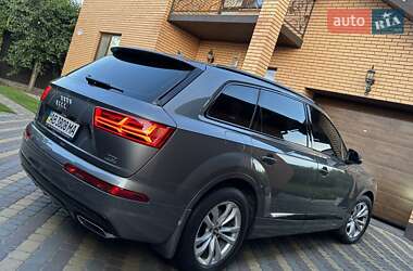 Внедорожник / Кроссовер Audi Q7 2017 в 