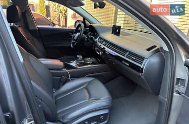 Внедорожник / Кроссовер Audi Q7 2017 в 