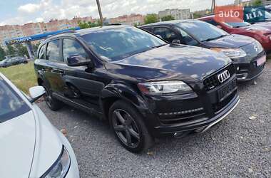 Внедорожник / Кроссовер Audi Q7 2015 в 