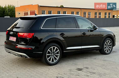 Позашляховик / Кросовер Audi Q7 2017 в 