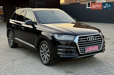 Позашляховик / Кросовер Audi Q7 2017 в 