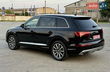 Позашляховик / Кросовер Audi Q7 2017 в 