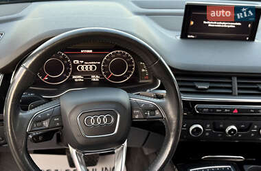 Позашляховик / Кросовер Audi Q7 2017 в 