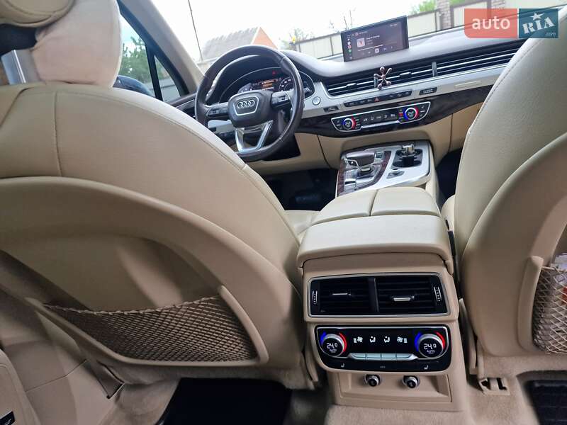 Внедорожник / Кроссовер Audi Q7 2017 в Кропивницком