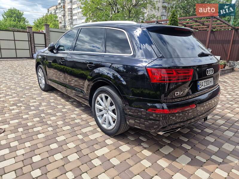 Внедорожник / Кроссовер Audi Q7 2017 в Кропивницком