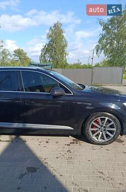 Внедорожник / Кроссовер Audi Q7 2016 в 