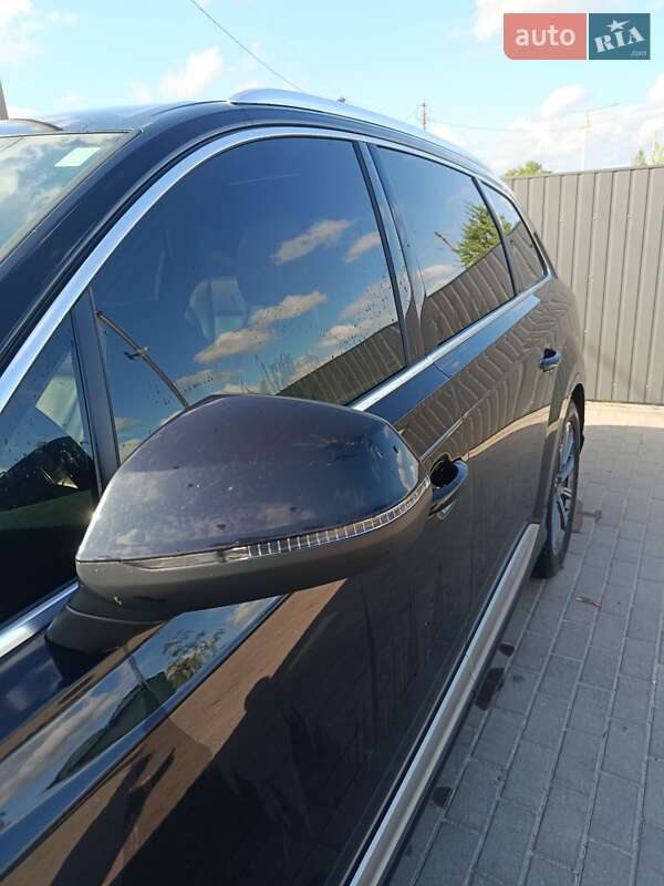 Внедорожник / Кроссовер Audi Q7 2016 в Шишаки
