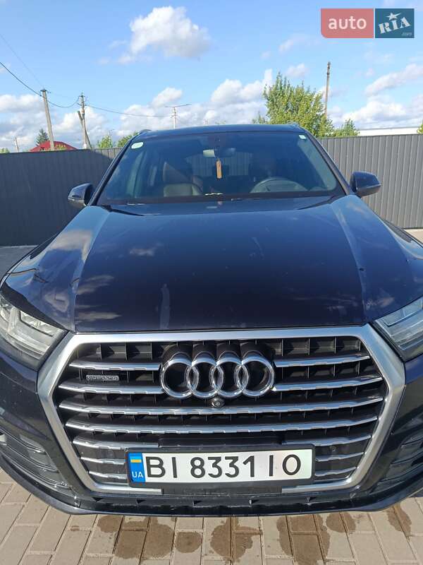 Внедорожник / Кроссовер Audi Q7 2016 в Шишаки