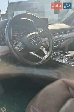 Внедорожник / Кроссовер Audi Q7 2016 в 