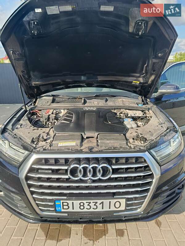 Внедорожник / Кроссовер Audi Q7 2016 в Шишаки