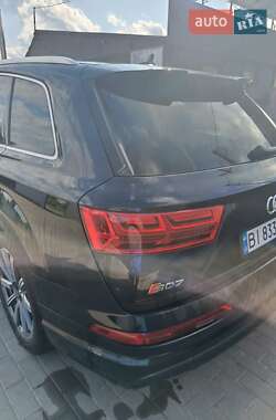 Внедорожник / Кроссовер Audi Q7 2016 в 
