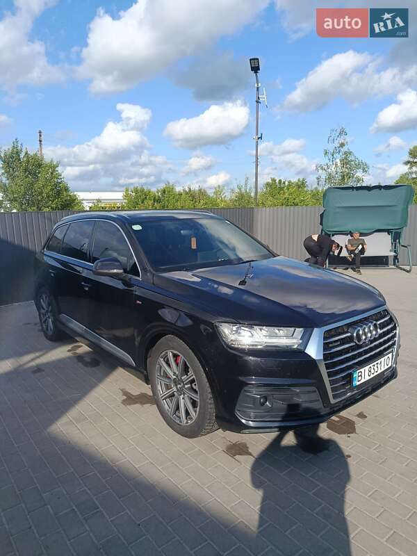 Внедорожник / Кроссовер Audi Q7 2016 в Шишаки