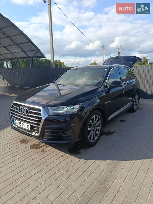 Внедорожник / Кроссовер Audi Q7 2016 в Шишаки