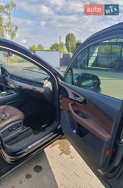 Внедорожник / Кроссовер Audi Q7 2016 в 