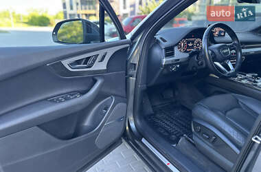 Позашляховик / Кросовер Audi Q7 2016 в 