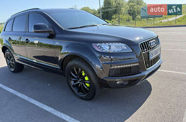 Позашляховик / Кросовер Audi Q7 2015 в 