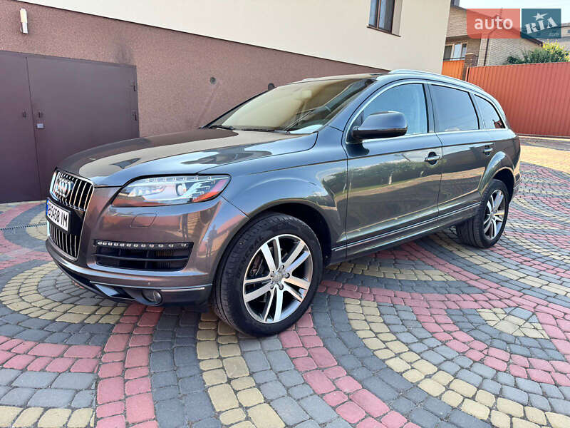 Позашляховик / Кросовер Audi Q7 2015 в 