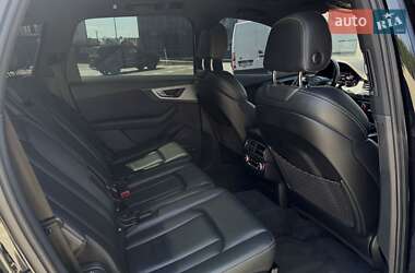 Внедорожник / Кроссовер Audi Q7 2015 в 