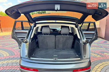 Позашляховик / Кросовер Audi Q7 2015 в 