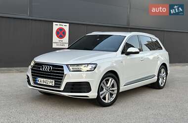 Позашляховик / Кросовер Audi Q7 2017 в 