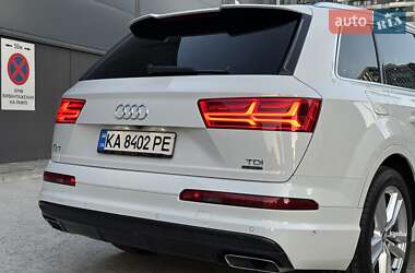 Позашляховик / Кросовер Audi Q7 2017 в 