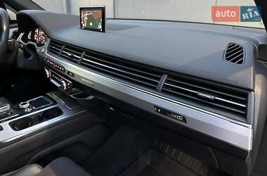Позашляховик / Кросовер Audi Q7 2017 в 