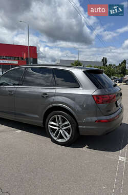 Внедорожник / Кроссовер Audi Q7 2018 в 