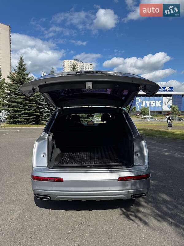 Позашляховик / Кросовер Audi Q7 2015 в Києві