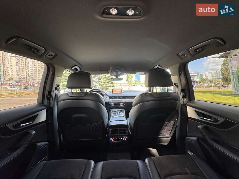 Позашляховик / Кросовер Audi Q7 2015 в Києві