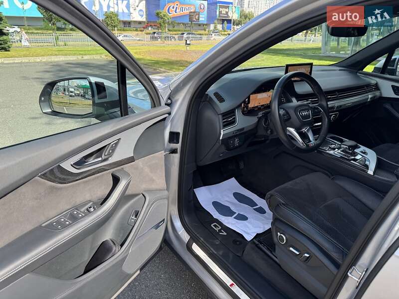 Позашляховик / Кросовер Audi Q7 2015 в Києві