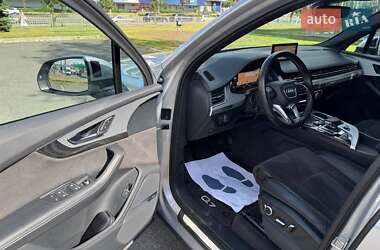Внедорожник / Кроссовер Audi Q7 2015 в 