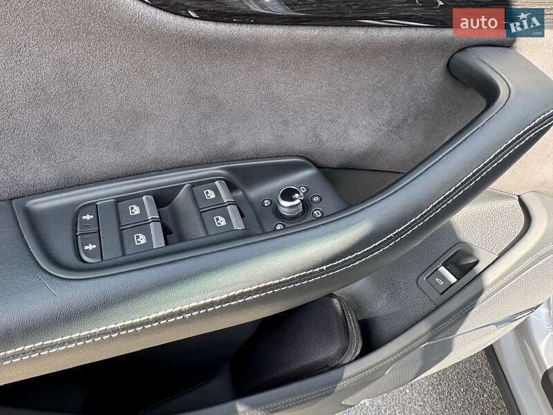 Позашляховик / Кросовер Audi Q7 2015 в Києві